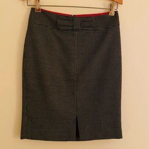 ✏️Banana Republic polkadot pencil skirt